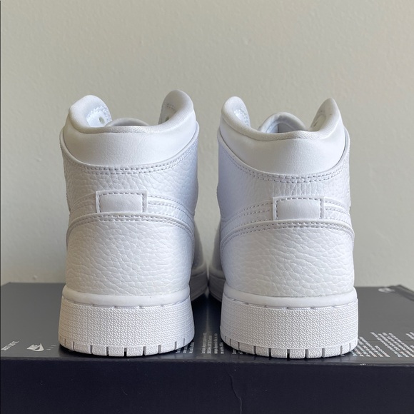 Nike Air Jordan 1 Rose Custom - Picture 7 of 8